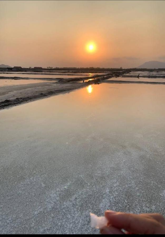 Salt Field Glamping Hotel Kampot Buitenkant foto